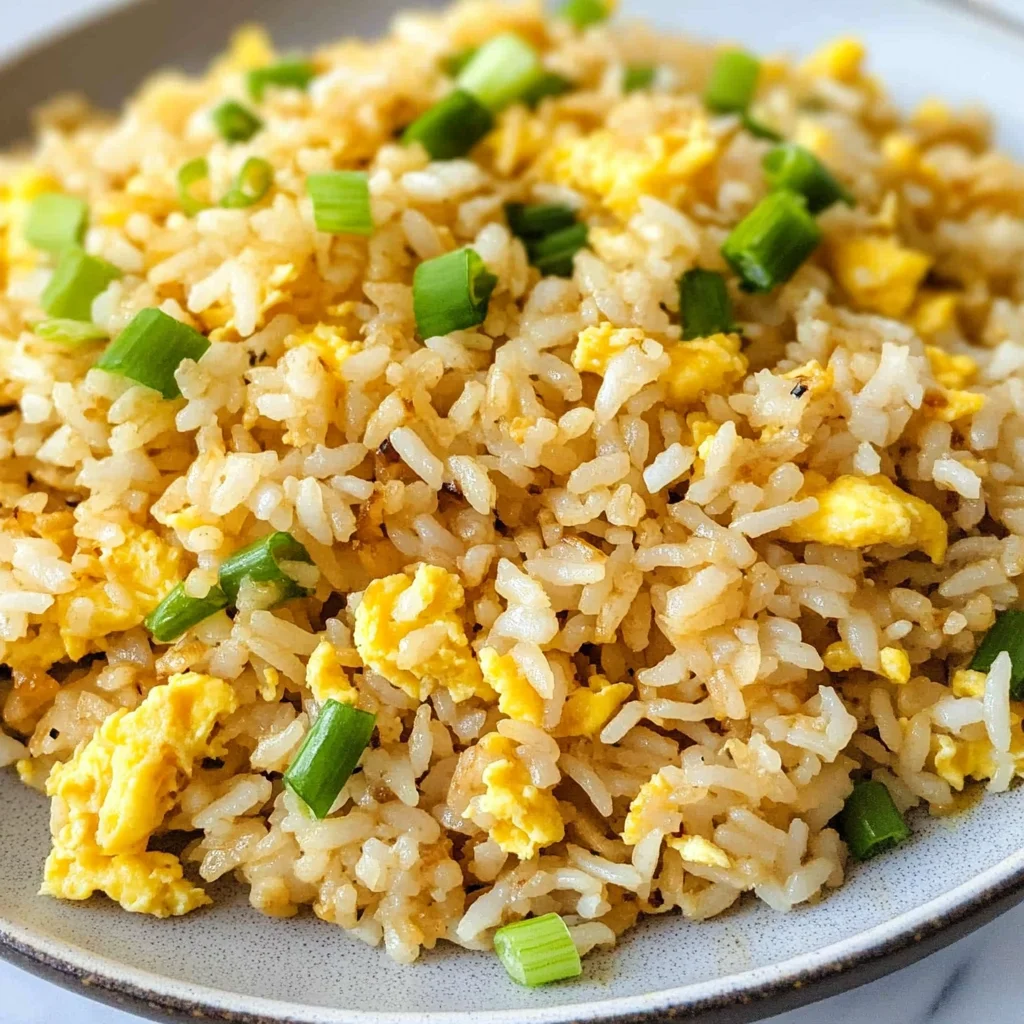 10 min. Easy Egg Fried Rice (only 6 ingredients!)